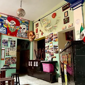 2* Guest house The Roof Backpackers